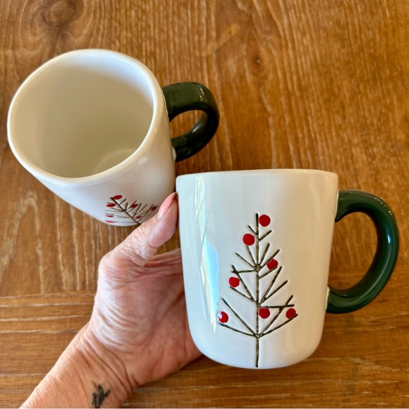 Tag Other - 1 set of 2 holiday / Xmas ceramic mugs